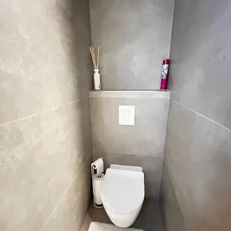 Apartment Family House With Garden